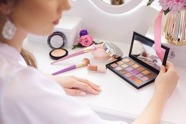 Dénichez les meilleurs bons plans cosmétiques pour une beauté à petit prix